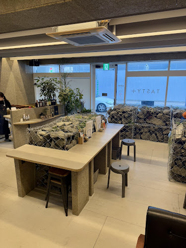 〒700-0821 岡山県岡山市北区中山下１丁目１０−２０