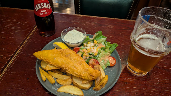 Opinii despre HUB東京オペラシティ店 în 新宿区 - 飲食業