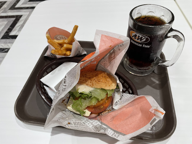 A&W イーアス沖縄豊崎店 - 豊見城市