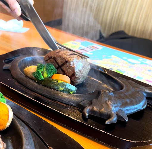 〒425-0035 静岡県焼津市東小川７丁目17−１２