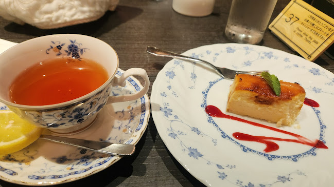 Opinii despre 銀座珈琲店 銀座数寄屋橋店 în 中央区 - 飲食業