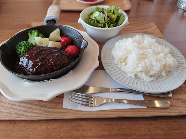 〒193-0832 東京都八王子市散田町３丁目８−１１ 208