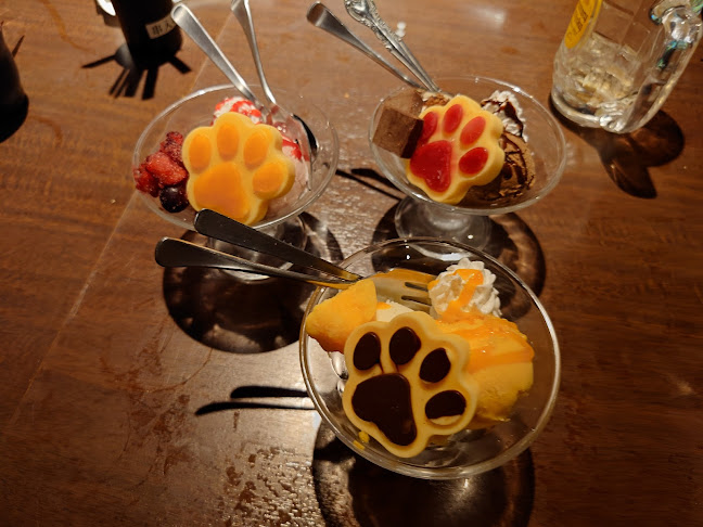 焼鳥・串カツ&飲み放題 たま 駅前通り店 - 飲食業