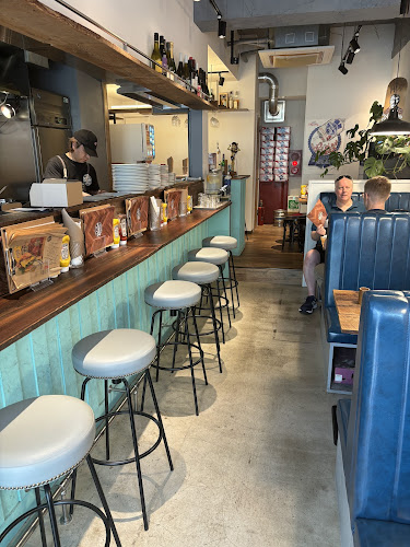 Opinii despre Chillax Burgers＆Wine în 豊島区 - 飲食業