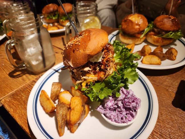 Chillax Burgers＆Wine - 飲食業