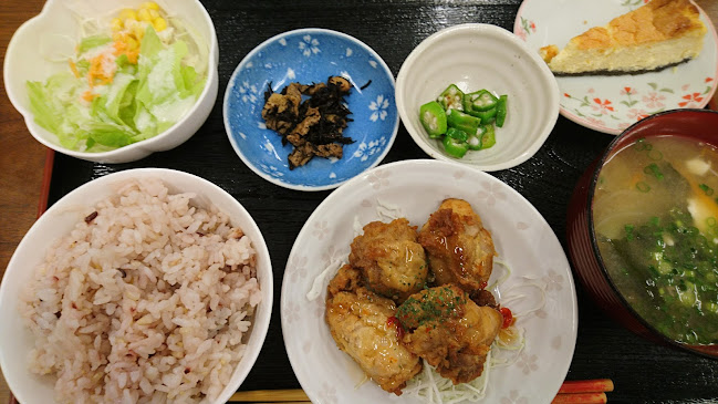 〒905-0013 沖縄県名護市城１丁目４−１１ 名護市営市場 ２階