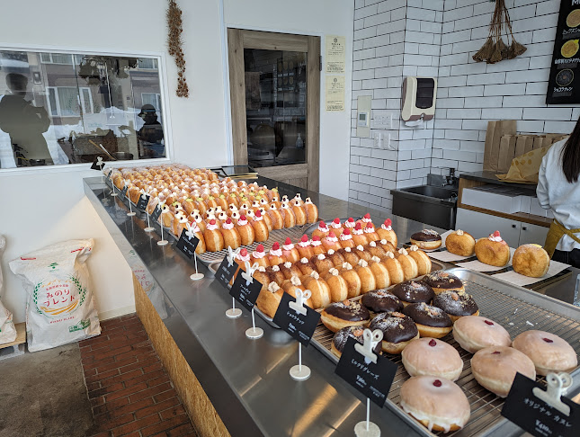 〒060-0008 北海道札幌市中央区北８条西２３丁目１−１０ 前田ビル １階