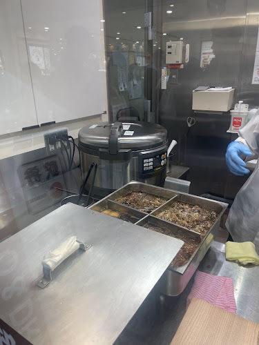 〒650-0025 兵庫県神戸市中央区相生町３丁目１−１