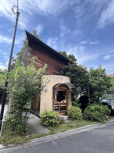 〒180-0002 東京都武蔵野市吉祥寺東町１丁目１７−１６