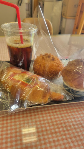 Opinii despre 手作りパン工房 みなみ（道の駅 うわじま きさいや広場） în 宇和島市 - 飲食業