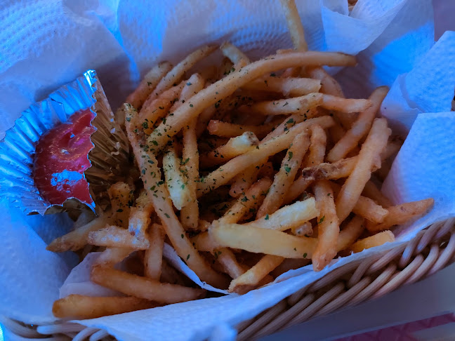 Comentarii opinii despre めいどりーみんアイドル通り店