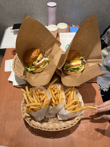 ゴーストバーガー - 飲食業