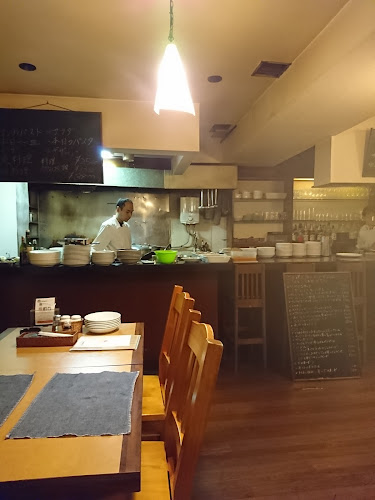 Opinii despre タベルナ３３５ în 名古屋市 - 飲食業