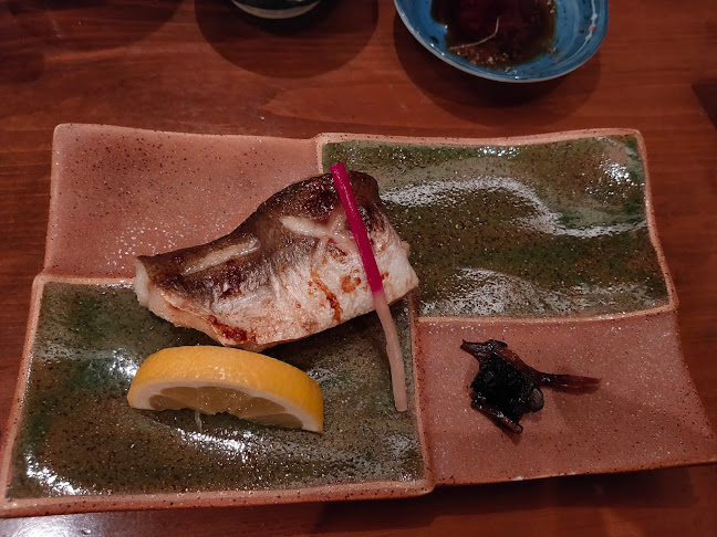 海鮮炉端と寿司 やよい - 飲食業