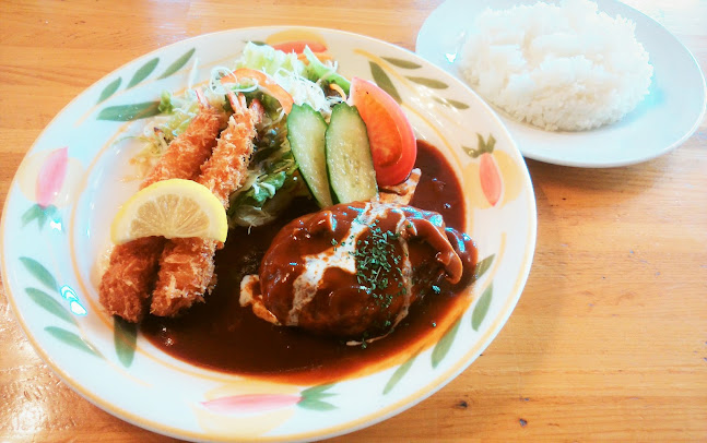 Opinii despre メルヘン 金沢産業振興センター店 în 横浜市 - 飲食業