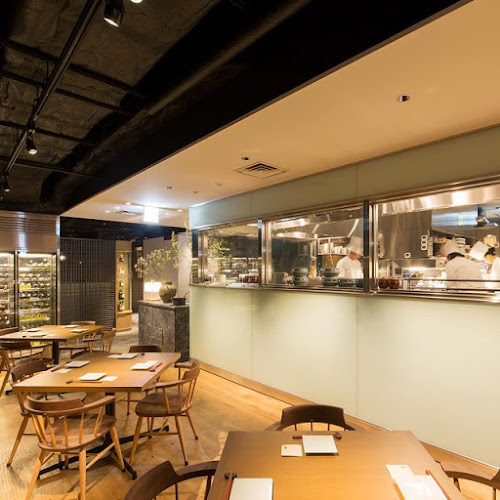 ダイナミックキッチン＆バー 響 横浜スカイビル店