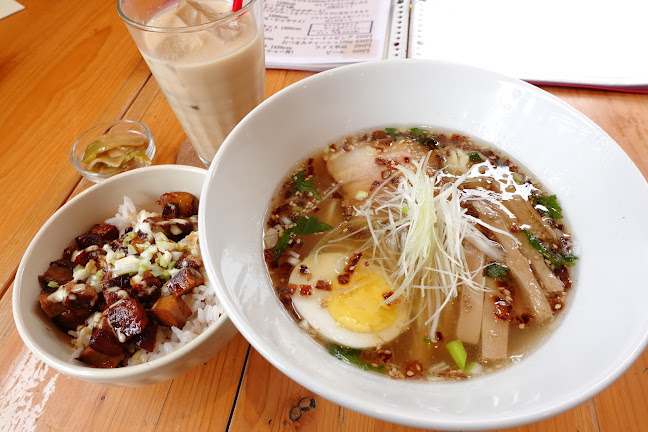 ベーカリーカフェブラッサム - 飲食業