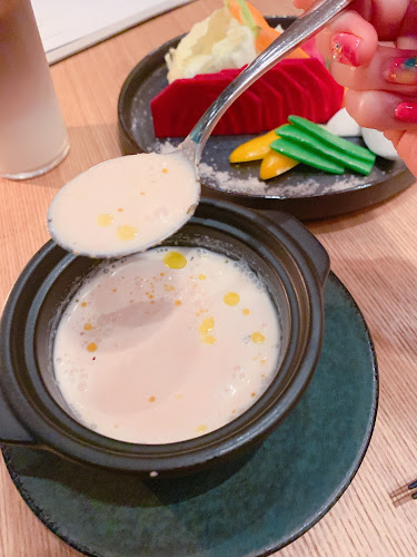 〒100-0014 東京都千代田区永田町２丁目１０−２