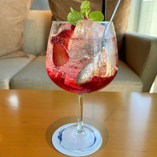 Comentarii opinii despre 24/7 café apartment 池袋