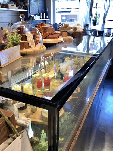 Opinii despre ドットカフェ în 大阪市 - 飲食業