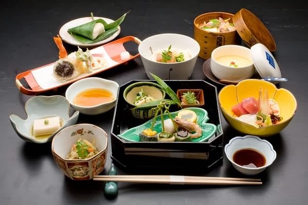 Opinii despre 京料理 花咲 萬治郎 în 京都市 - 飲食業