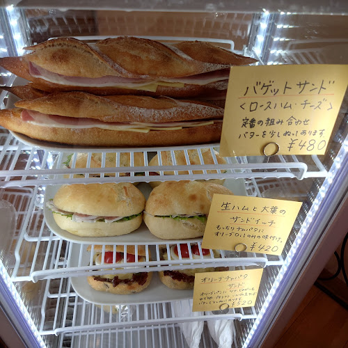 Opinii despre ラフォレ・エ・ラ・ターブル în 鎌倉市 - 飲食業