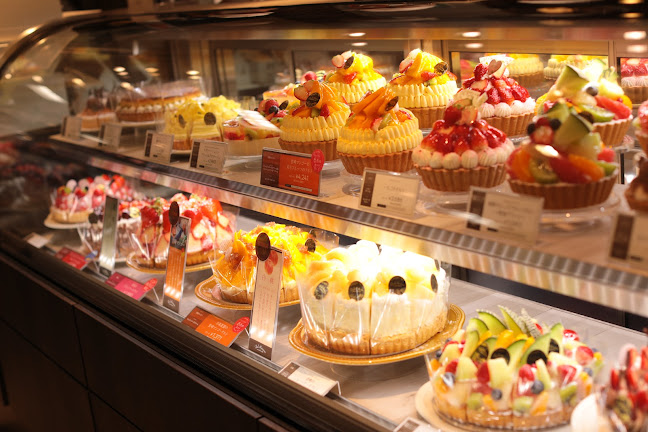 ラ・メゾン アンソレイユターブル パティスリー そごう横浜店 - 飲食業