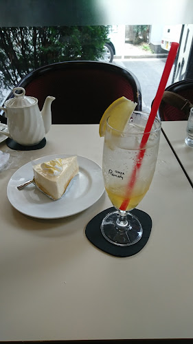 〒231-0861 神奈川県横浜市中区元町１丁目１８