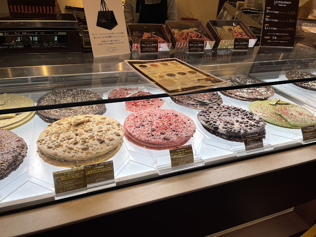 モンロワール 銀座みゆき通り店 - 飲食業