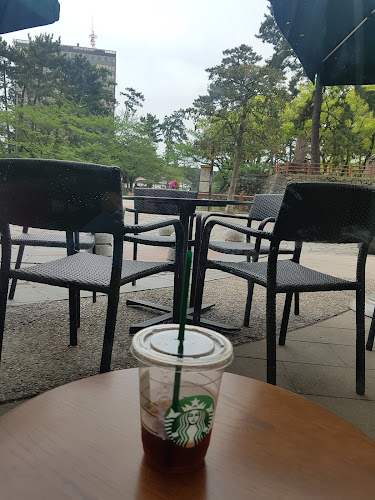 Opinii despre スターバックス コーヒー リバーウォーク北九州デコシティ店 în 北九州市 - 飲食業