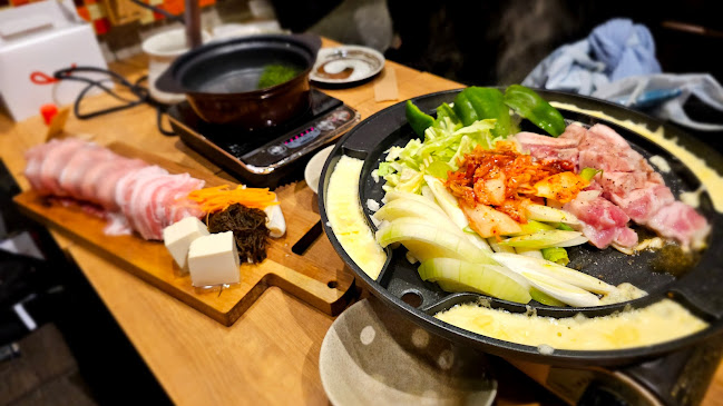 Comentarii opinii despre 博多もつ鍋 熊のや 成田本店