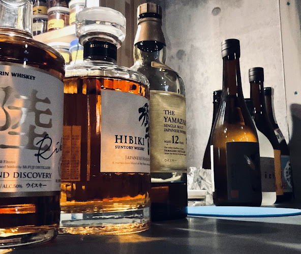 Opinii despre シーシャカフェ&バーFumée în 港区 - 飲食業