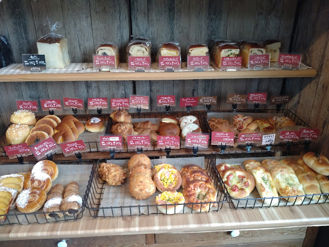 ピストリーナ（Bakery Pistrina） - 飲食業