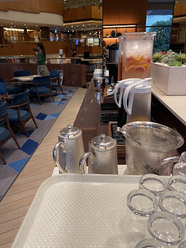 Opinii despre ラウンジ「シーウインド」 în 横浜市 - 飲食業