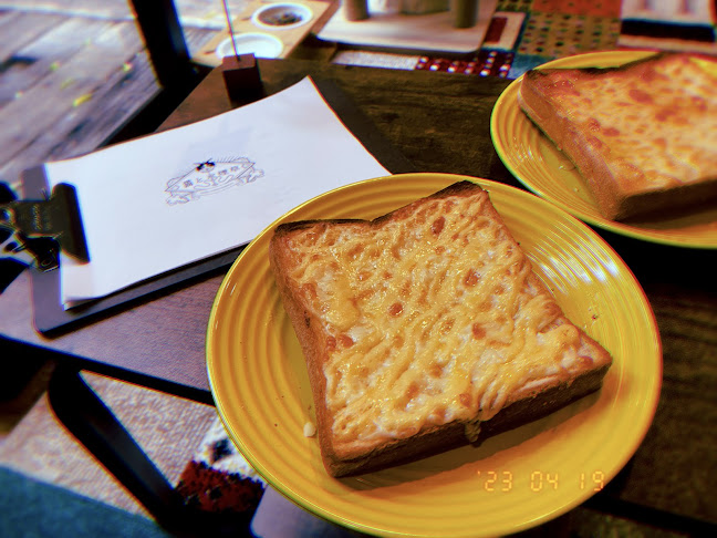 Comentarii opinii despre 猫と水煙草