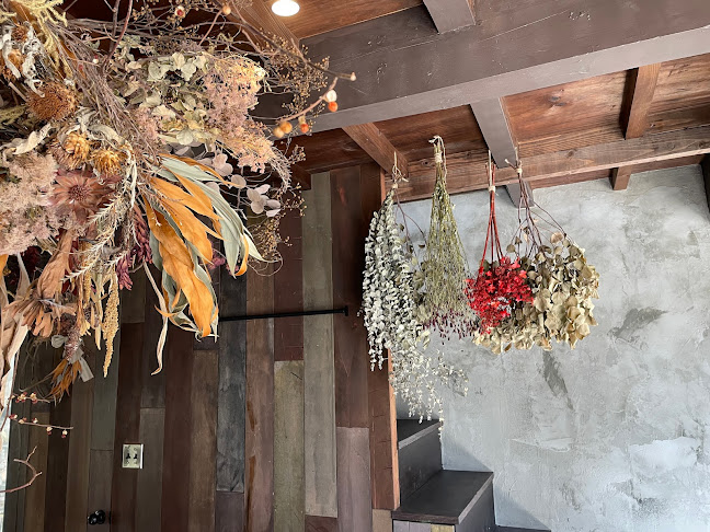 NIKUO CIRCUS（ニクオ サーカス） - 金沢市