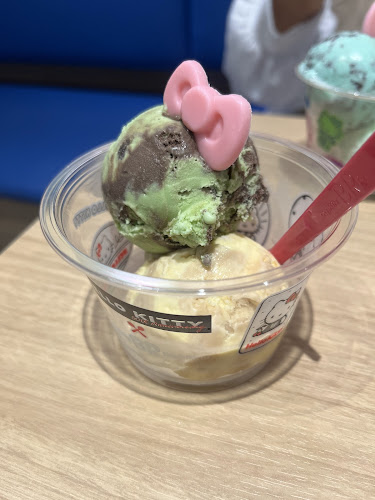 Opinii despre サーティワンアイスクリーム 栄オアシス21店 în 名古屋市 - 飲食業