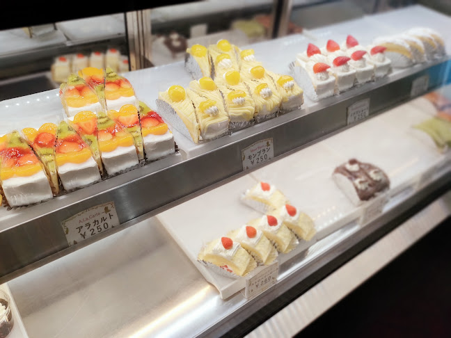 〒531-0071 大阪府大阪市北区中津３丁目１−３２ 阪急中津駅構内