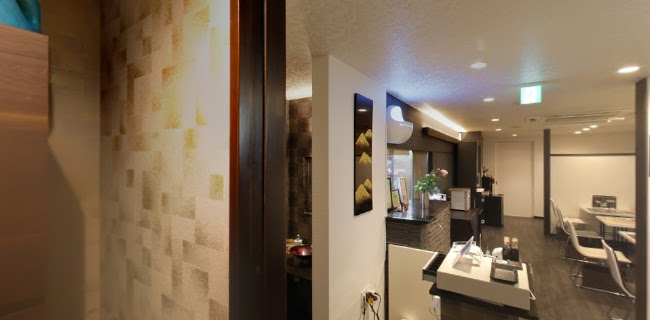 ステーキハウス 一牛 - 飲食業