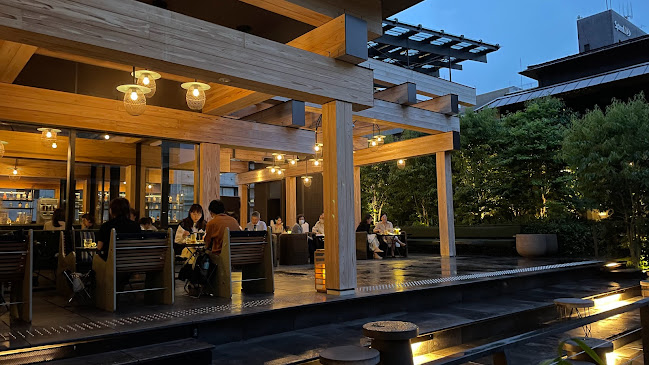 Comentarii opinii despre MR. MAURICE’S ITALIAN & Rooftop Bar（ミスター・モーリスズ・イタリアン&ルーフトップバー）