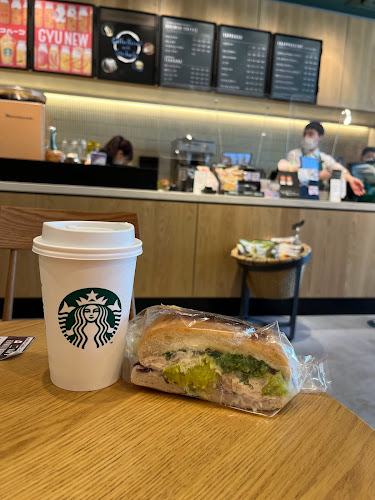 〒164-0001 東京都中野区中野４丁目１０−２