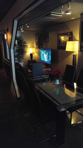 Opinii despre 会員制BAR＆Flowershop (株)AVANTY în 深谷市 - 飲食業