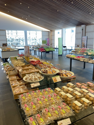 六花亭 神楽岡店 - 旭川市