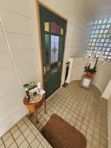 〒904-2151 沖縄県沖縄市松本４丁目１２−１１