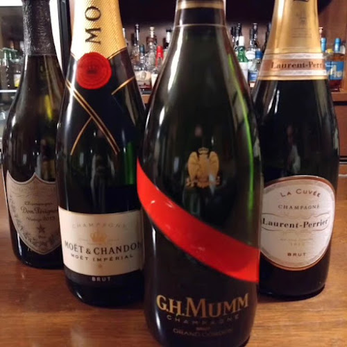 Opinii despre トロワバー în 岡山市 - 飲食業