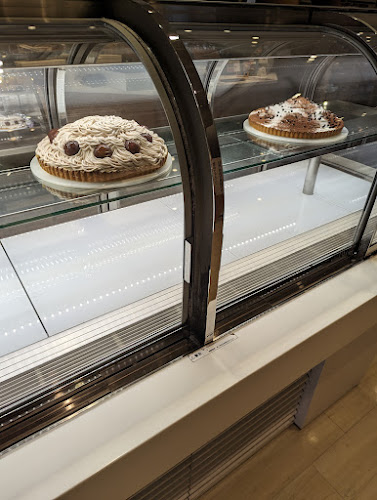 Opinii despre カフェ青山 岡山本店 în 岡山市 - 飲食業