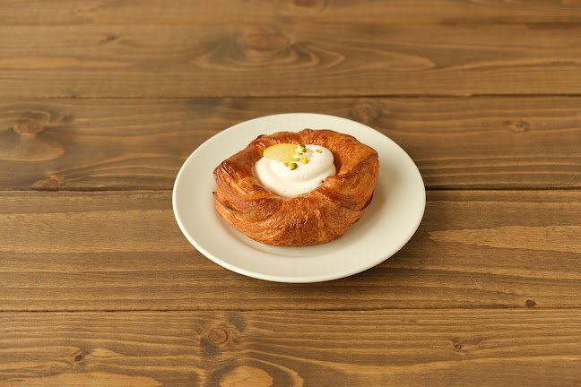 大阪府大阪市中央区千日前１丁目５−１０ 三番街 なんばウォーク 虹のまち