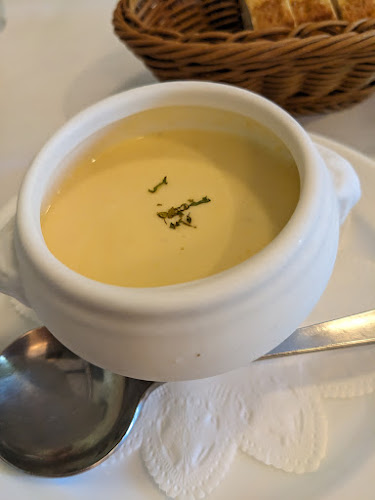 アン・プティ・ポン - 飲食業