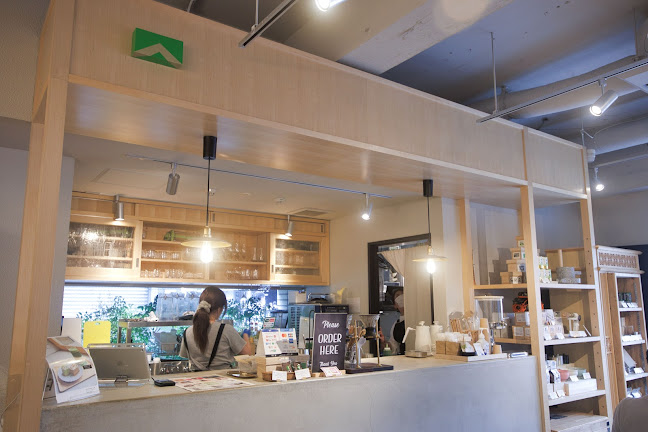 〒104-0061 東京都中央区銀座８丁目１８−４ 東銀座ビル 1F