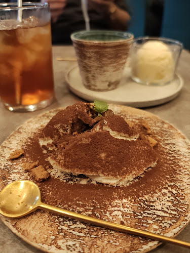 〒901-2132 沖縄県浦添市伊祖２丁目１９−１３ コーポ銘苅 102